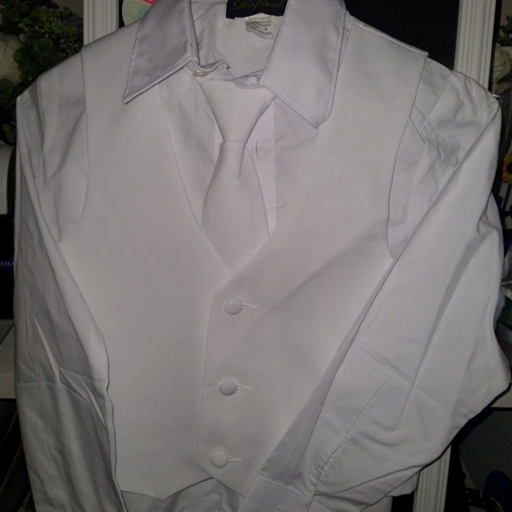Boys size 8 white wedding suit with white shoes